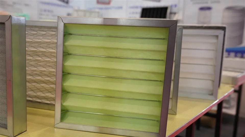 Професионални М5 М6 Ф7 Ф8 Ф9 Висока прашина учитавање средњих врећа филтер медији ПП панел ваздушни филтер Ролл Панел набрани филтер